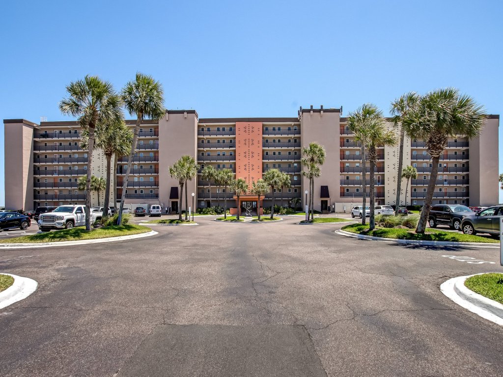 Nautical Decorated Oceanfront Condo Vacation Rental in Fernandina Beach - RedAwning