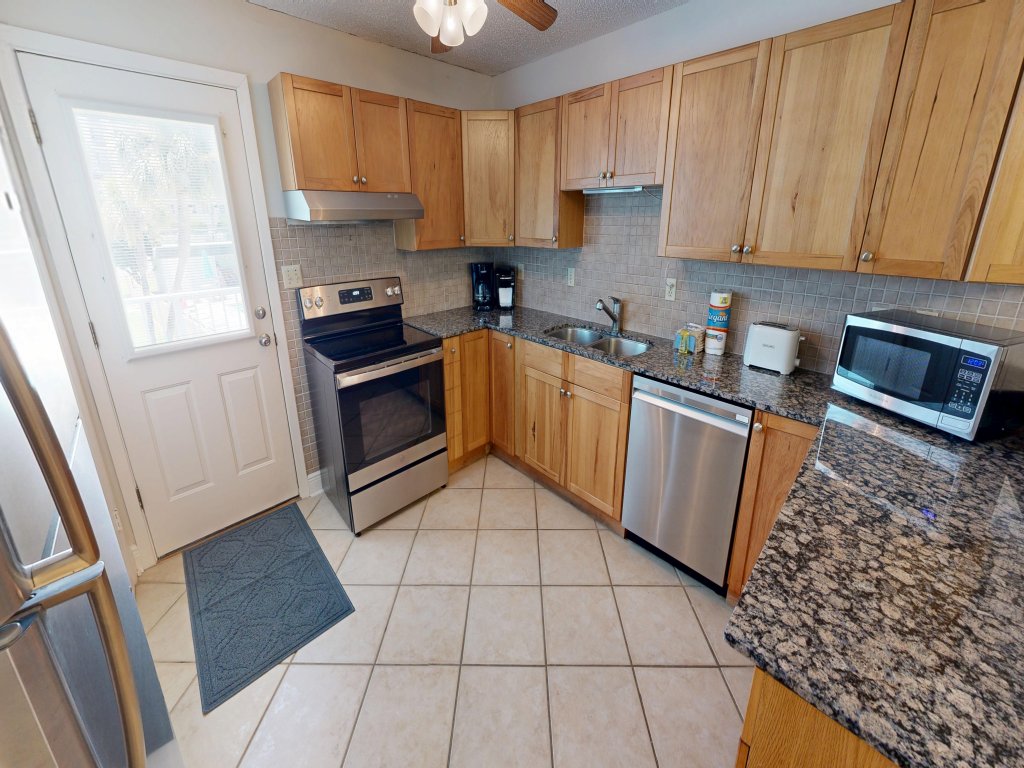 Venus 208 1 BR on Okaloosa Island with Gulf Front Access Vacation Rental in Fort Walton Beach - RedAwning