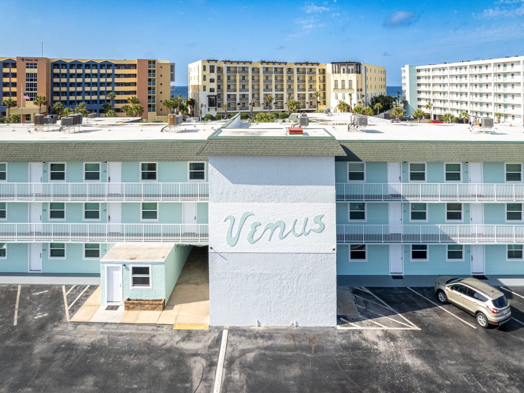 Venus 208 1 BR on Okaloosa Island with Gulf Front Access Vacation Rental in Fort Walton Beach - RedAwning