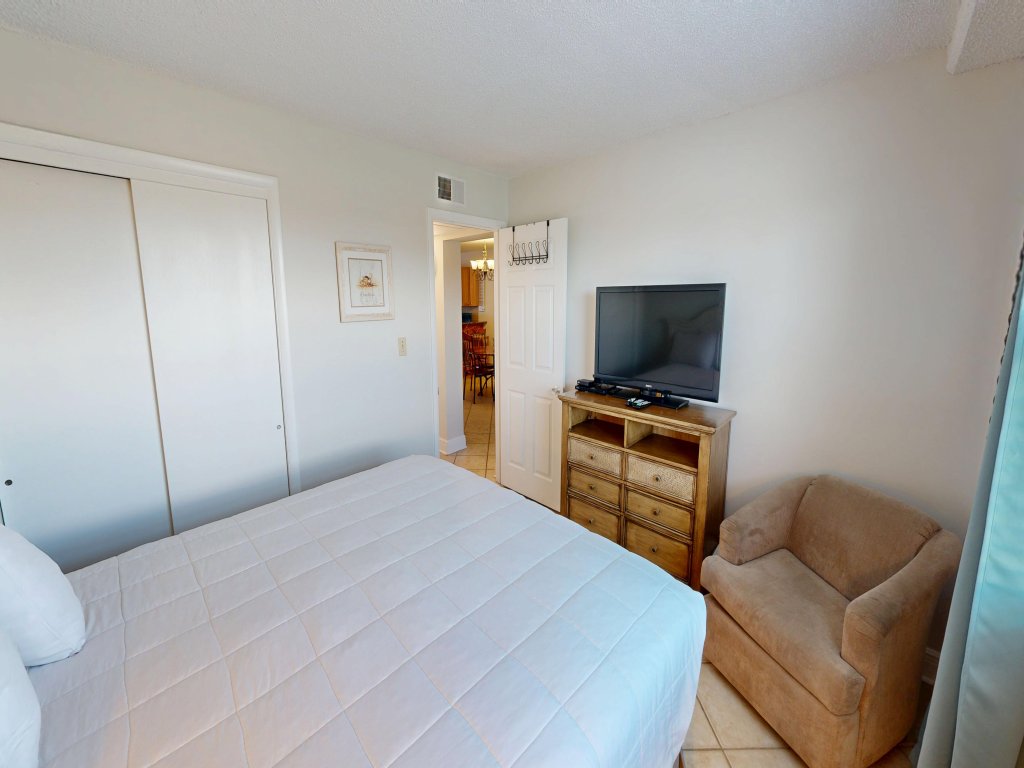 Venus 208 1 BR on Okaloosa Island with Gulf Front Access Vacation Rental in Fort Walton Beach - RedAwning