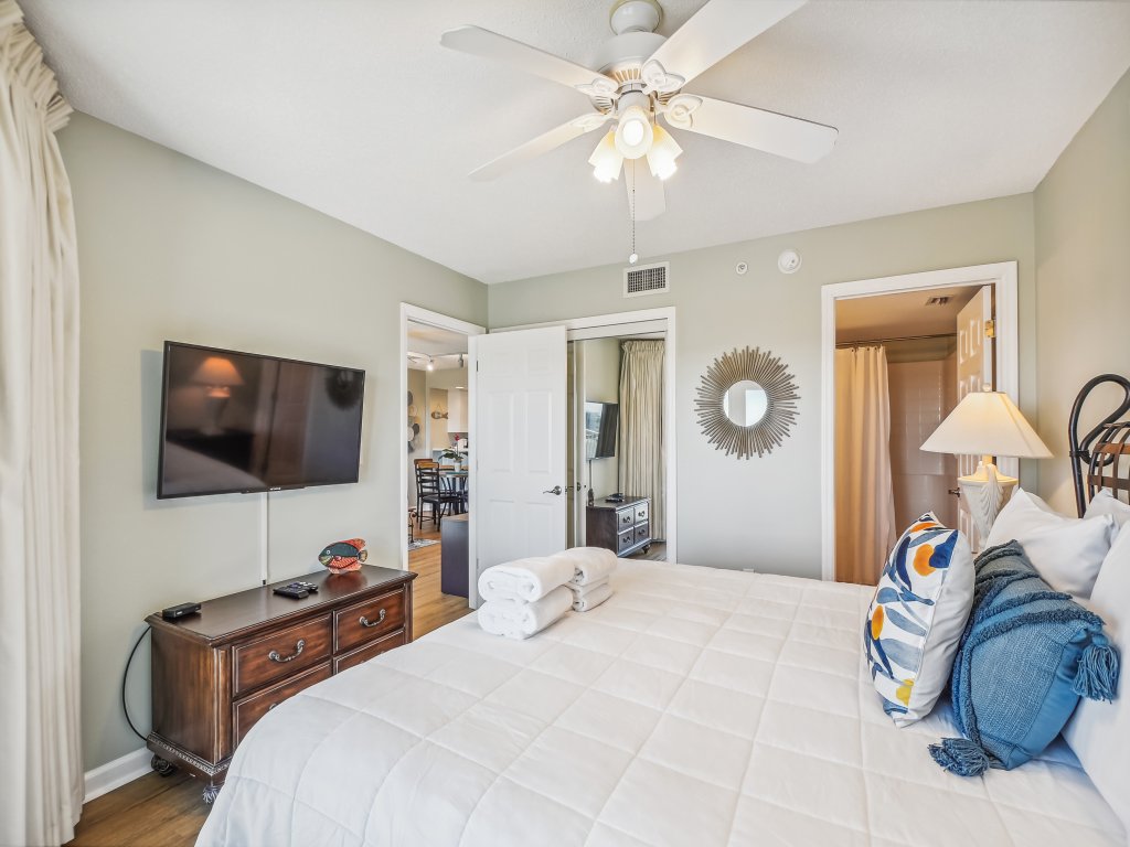Seacrest 715AB is a 3 BR on the Gulf side of Okaloosa Island Vacation Rental in Fort Walton Beach - RedAwning