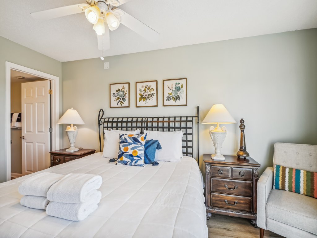 Seacrest 715B is a 2 BR Gulfside on Okaloosa Island Vacation Rental in Fort Walton Beach - RedAwning