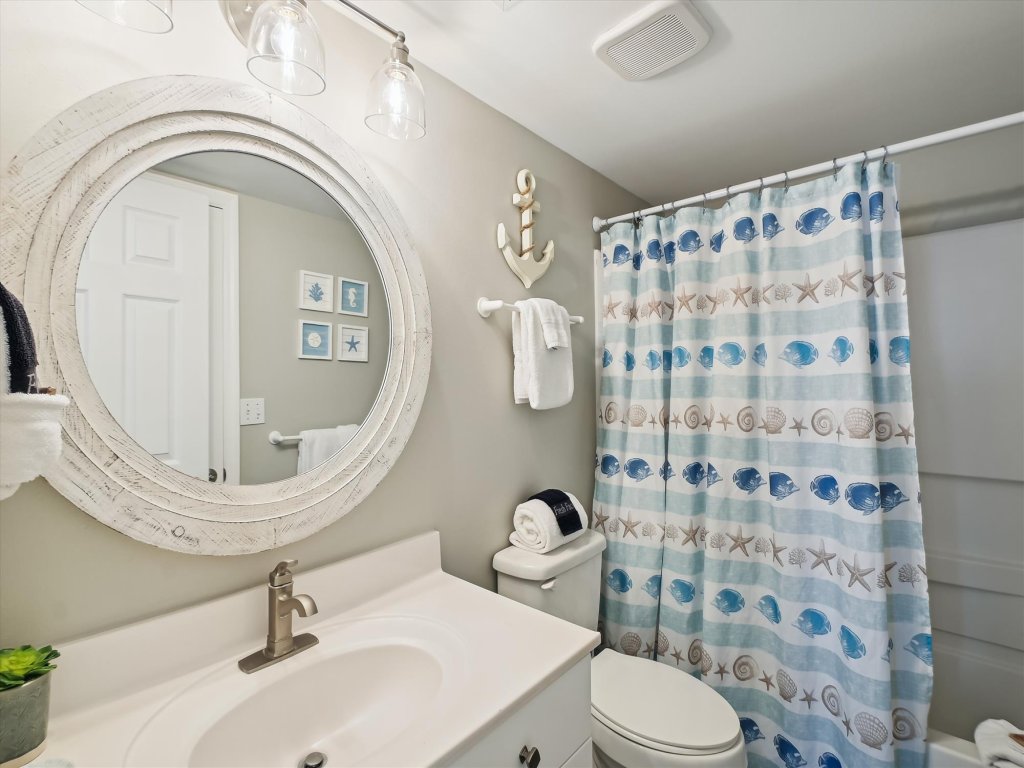 Seacrest 407 is a 2 BR Gulf front on Okaloosa Island Vacation Rental in Fort Walton Beach - RedAwning
