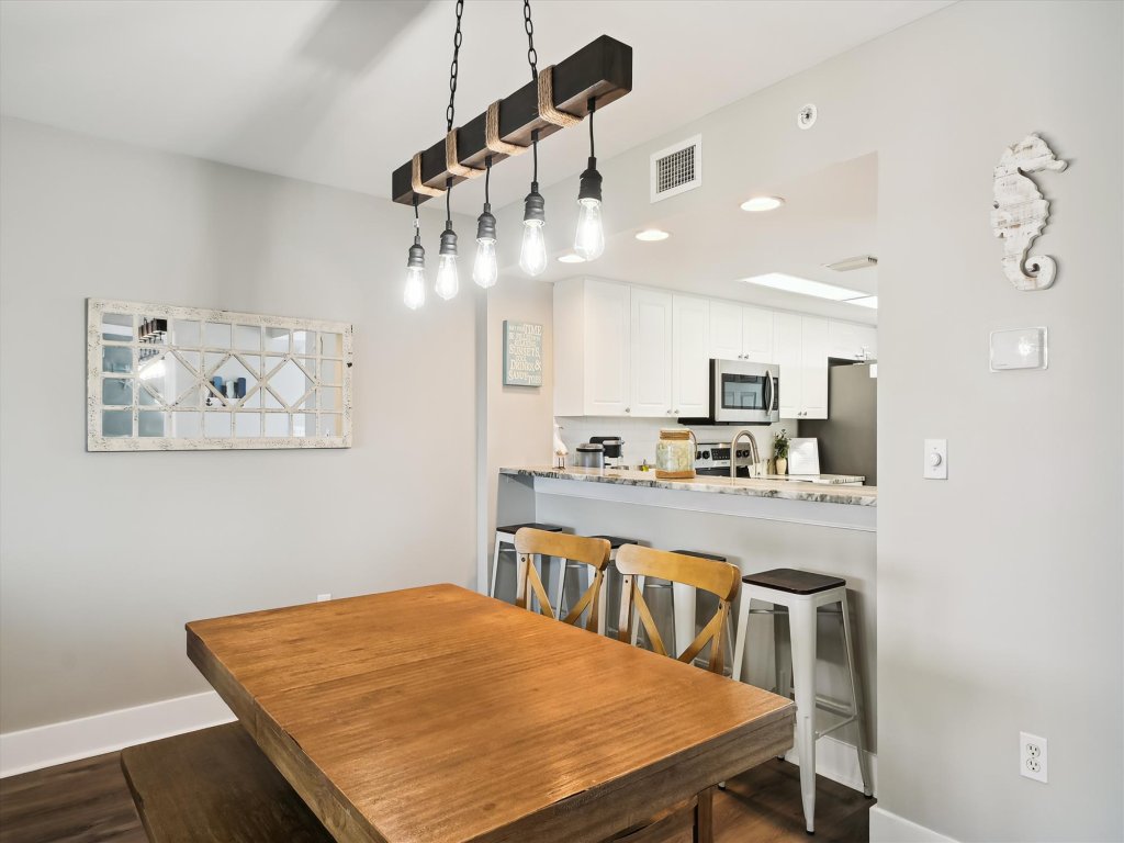 Seacrest 407 is a 2 BR Gulf front on Okaloosa Island Vacation Rental in Fort Walton Beach - RedAwning