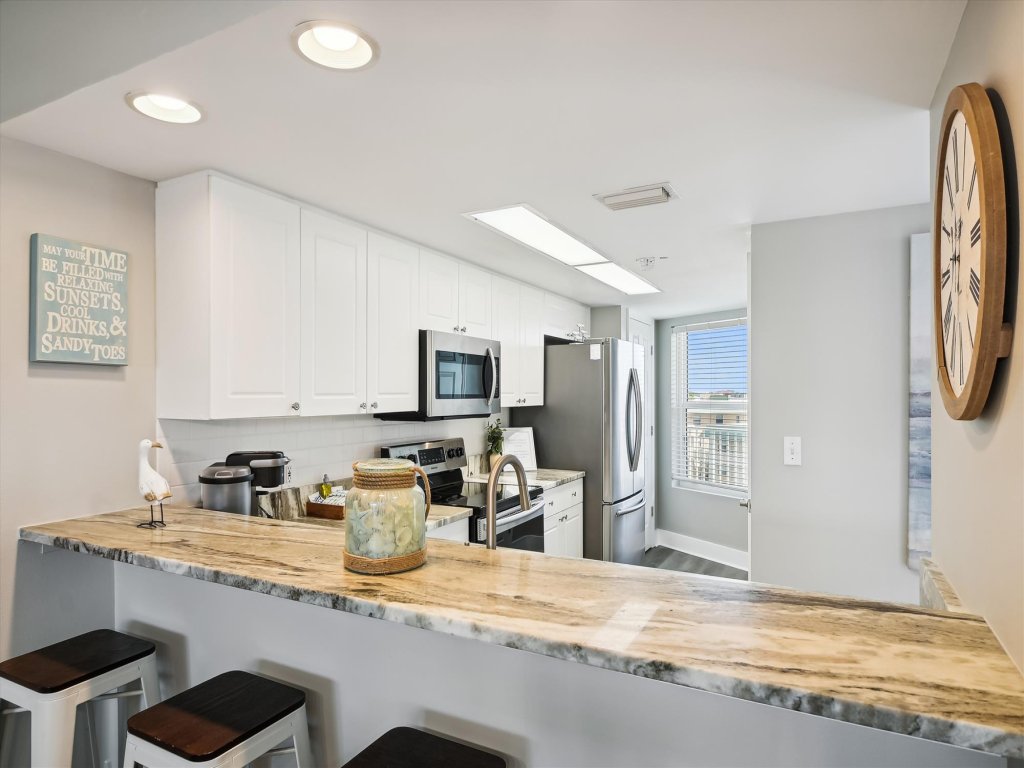 Seacrest 407 is a 2 BR Gulf front on Okaloosa Island Vacation Rental in Fort Walton Beach - RedAwning