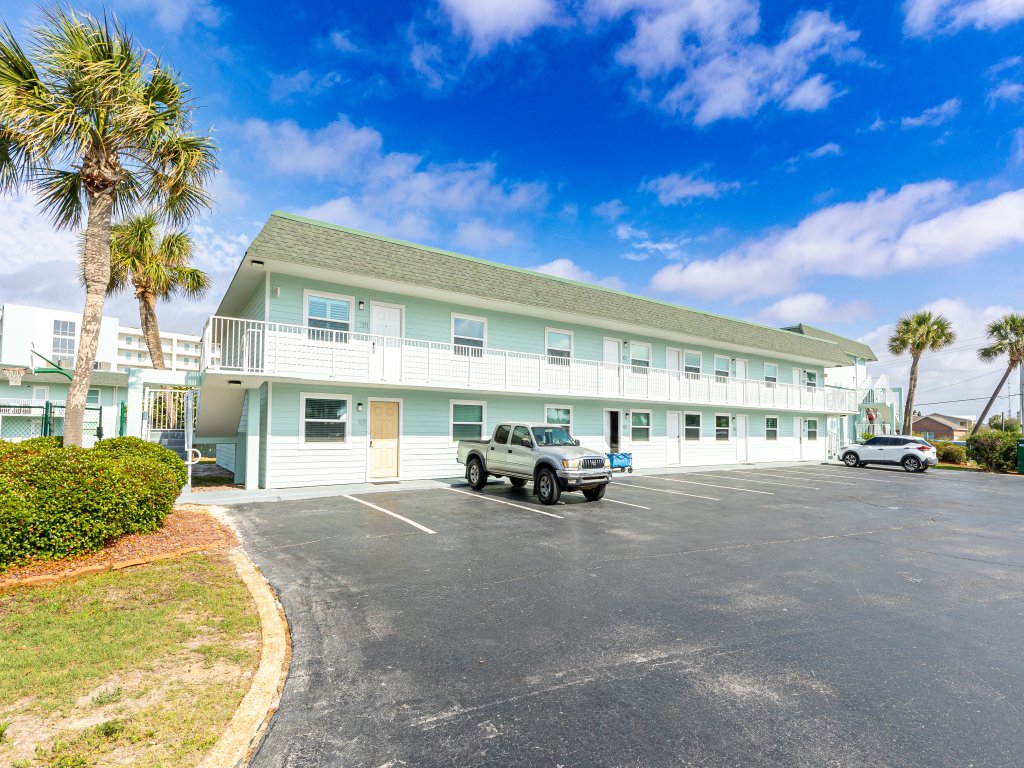 Venus 219 - 2nd Floor 1 BR on Okaloosa Island with easy beach access Vacation Rental in Fort Walton Beach - RedAwning
