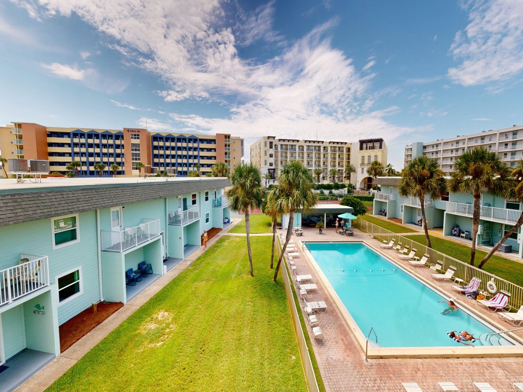 Venus 308 overlooking pool Easy Beach Access Vacation Rental in Fort Walton Beach - RedAwning