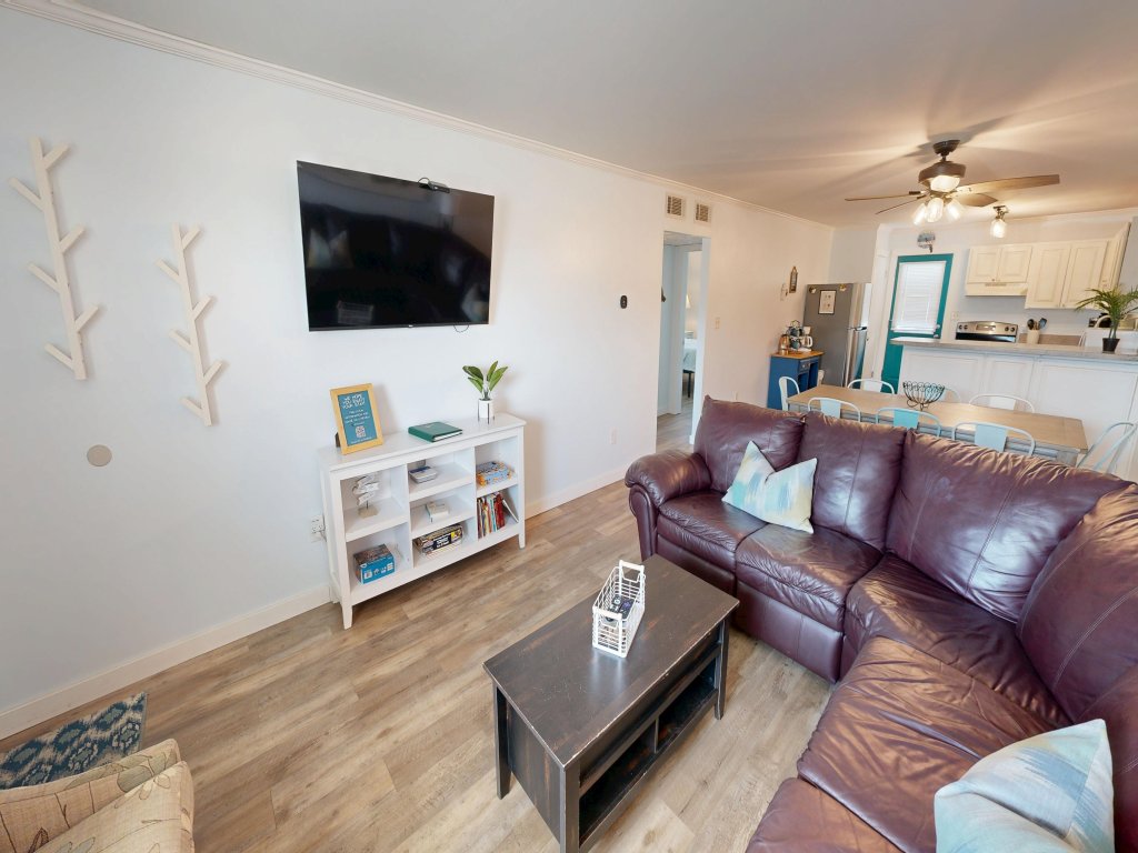 Venus 202 Second floor Pool-view 2 Bedroom with easy beach access Vacation Rental in Fort Walton Beach - RedAwning