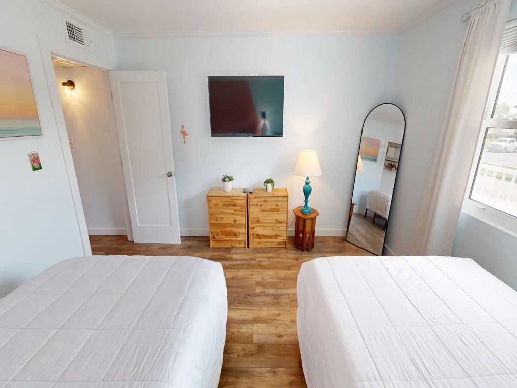 Venus 202 Second floor Pool-view 2 Bedroom with easy beach access Vacation Rental in Fort Walton Beach - RedAwning