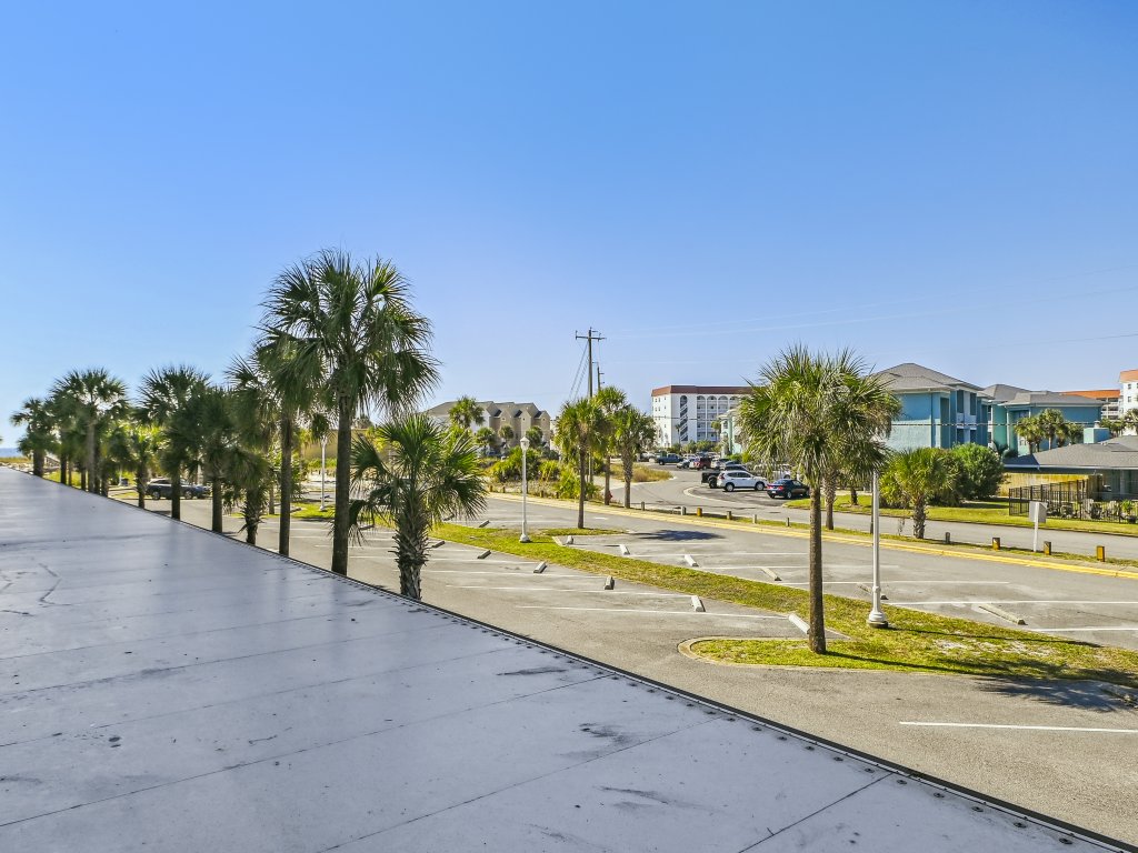 Seacrest 211 is a Gulf side 2 BR on Okaloosa Island Vacation Rental in Fort Walton Beach - RedAwning