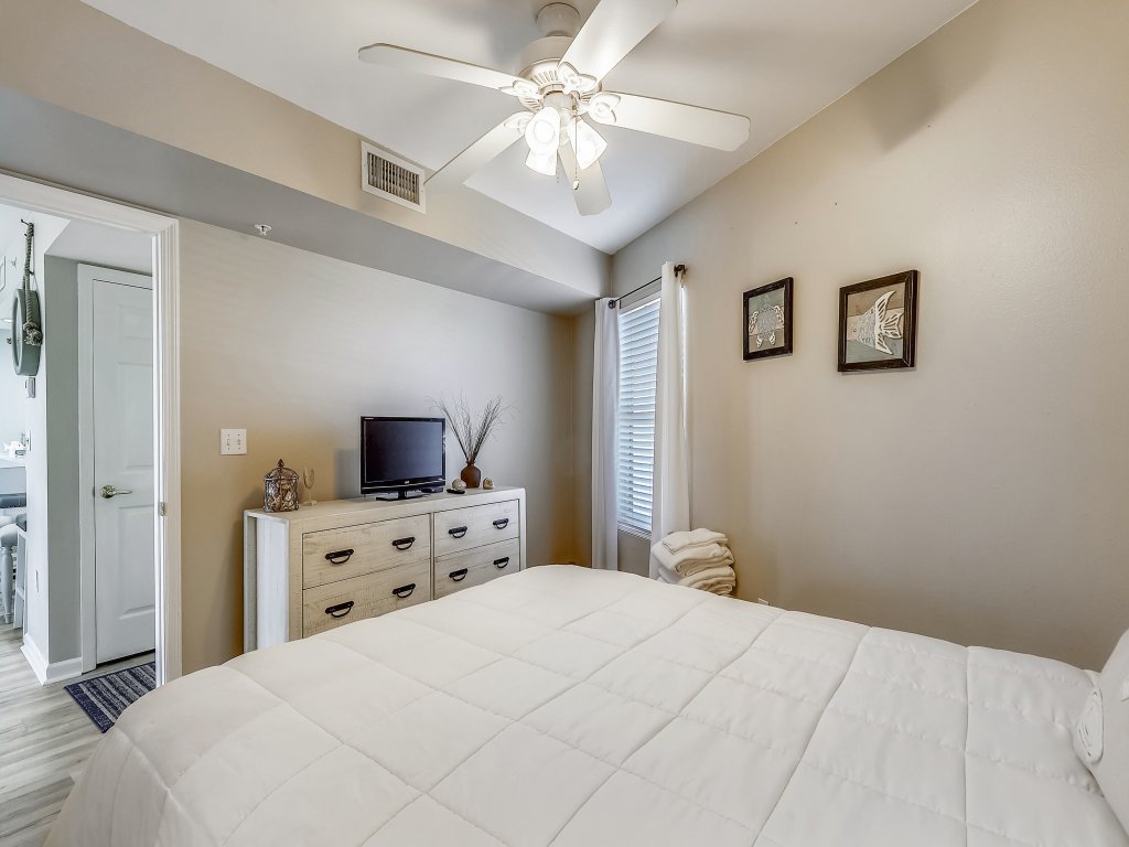 Seacrest 610 is a 2 BR Gulfside on Okaloosa Island Vacation Rental in Fort Walton Beach - RedAwning