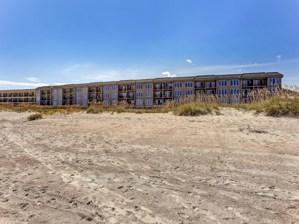 Seashore Condo with Balcony Overlooking the beach and the Atlantic Vacation Rental in Fernandina Beach - RedAwning