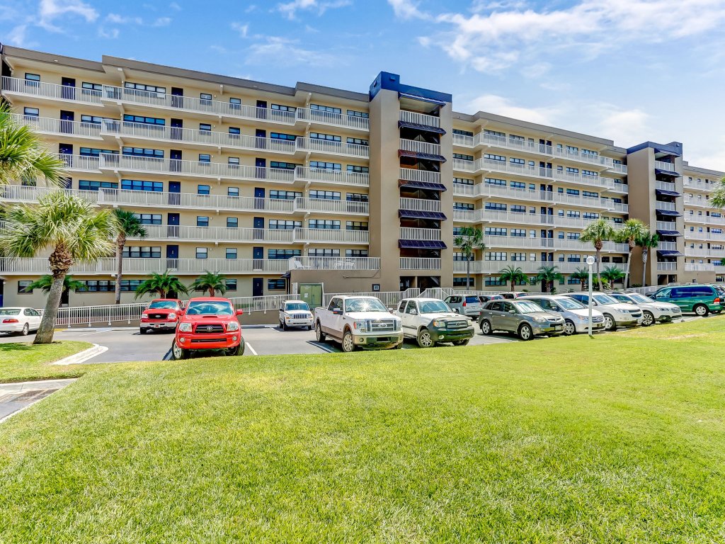 Upper Unit Condo Overlooking Both the Ocean Pier and Swimming Pool Vacation Rental in Fernandina Beach - RedAwning