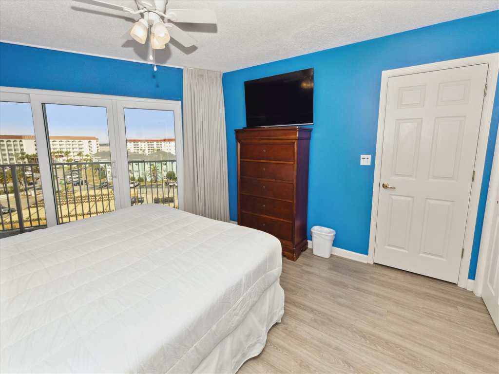 Seacrest 604 is a 2 BR Gulf Front on Okaloosa Island Vacation Rental in Fort Walton Beach - RedAwning