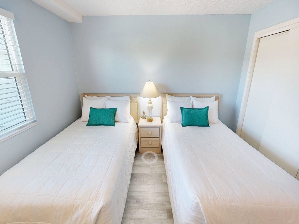 Venus 111 is a Ground Floor 2 BR on Okaloosa Island steps from the pool Vacation Rental in Fort Walton Beach - RedAwning