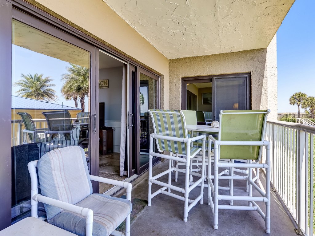 Enchanting Ground Unit Condo Few Steps Away from the Ocean Side Vacation Rental in Fernandina Beach - RedAwning