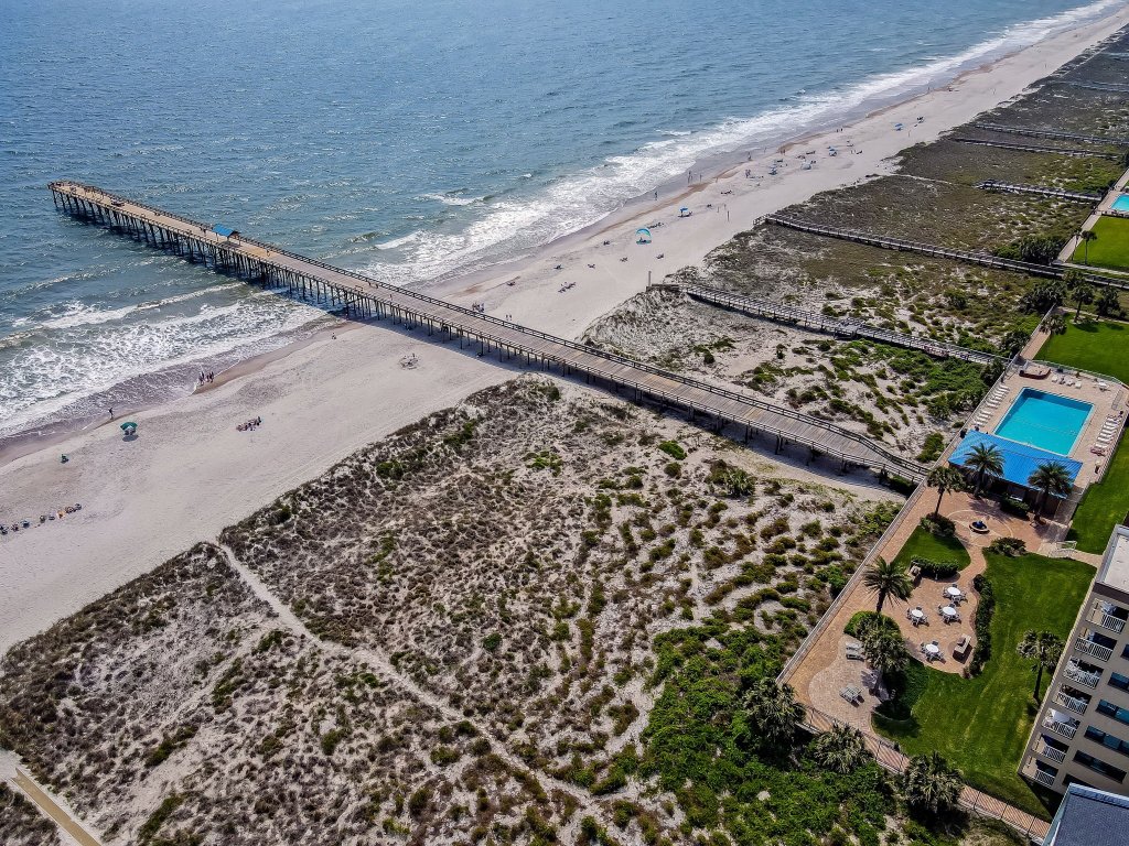 Enchanting Ground Unit Condo Few Steps Away from the Ocean Side Vacation Rental in Fernandina Beach - RedAwning