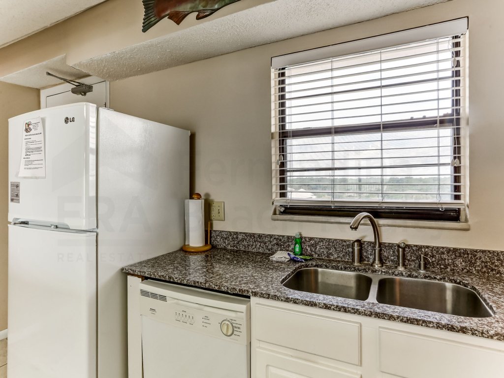 Comfy Upper Unit Condo to Enjoy the Beach or the Fishing Vacation Rental in Fernandina Beach - RedAwning