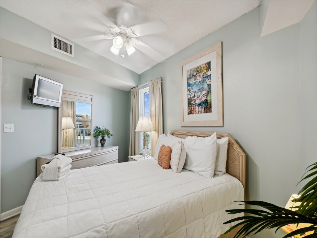 Seacrest 511 is a Gulf side 2 BR on Okaloosa Island Vacation Rental in Fort Walton Beach - RedAwning