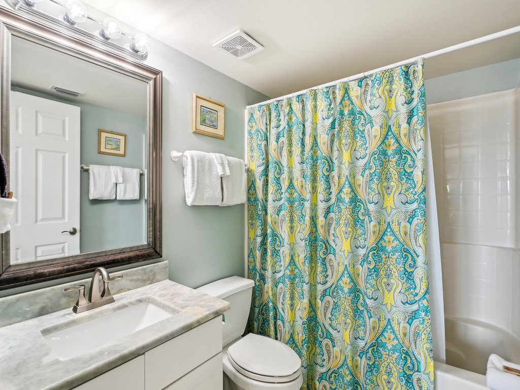 Seacrest 511 is a Gulf side 2 BR on Okaloosa Island Vacation Rental in Fort Walton Beach - RedAwning