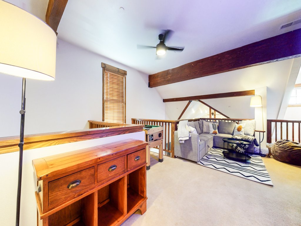 Snowcreek VI The Lodges 1130 Pet-Friendly, Beautiful and Spacious, Garage and Washer Dryer Vacation Rental in Mammoth Lakes - RedAwning