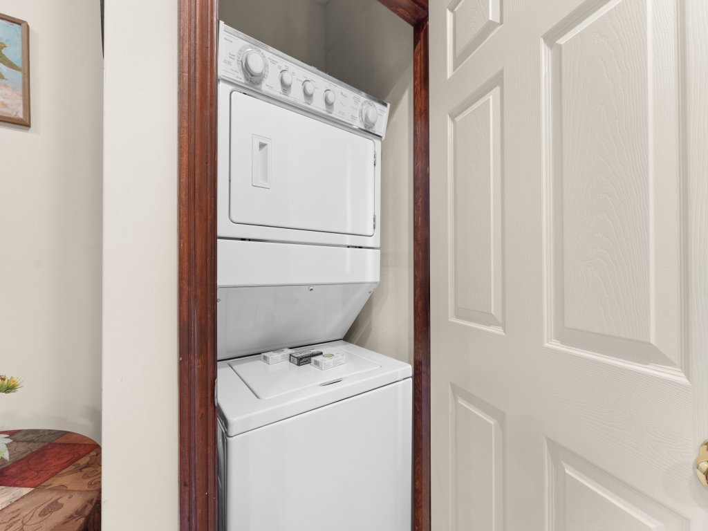 EM255-5 -Reflection Retreat Vacation Rental in Hollister - RedAwning