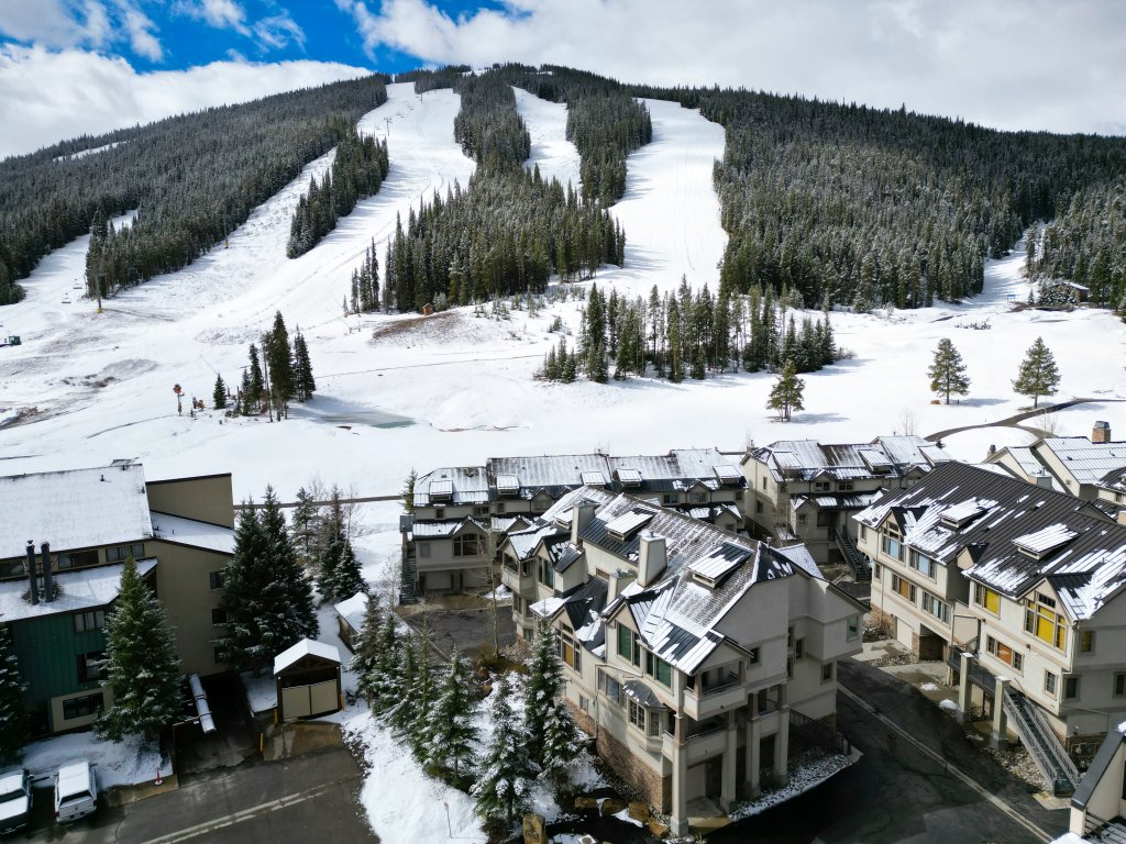 Newly Renovated, Slope-Side Walk-In Walk-Out, Top Floor, Views of Ten Mile Range - ER4 Vacation Rental in Copper Mountain - RedAwning