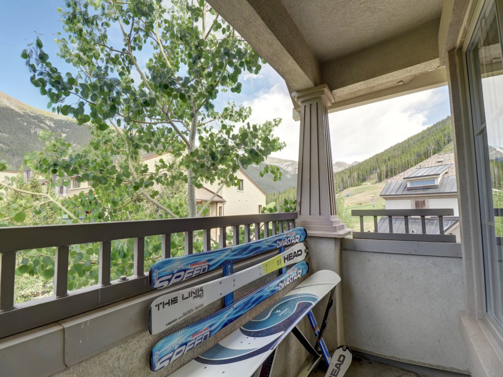 Newly Renovated, Slope-Side Walk-In Walk-Out, Top Floor, Views of Ten Mile Range - ER4 Vacation Rental in Copper Mountain - RedAwning
