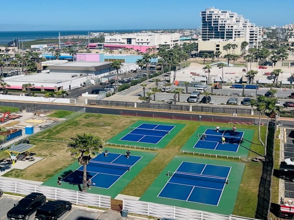 113B E. Cora Lee Vacation Rental in South Padre Island - RedAwning