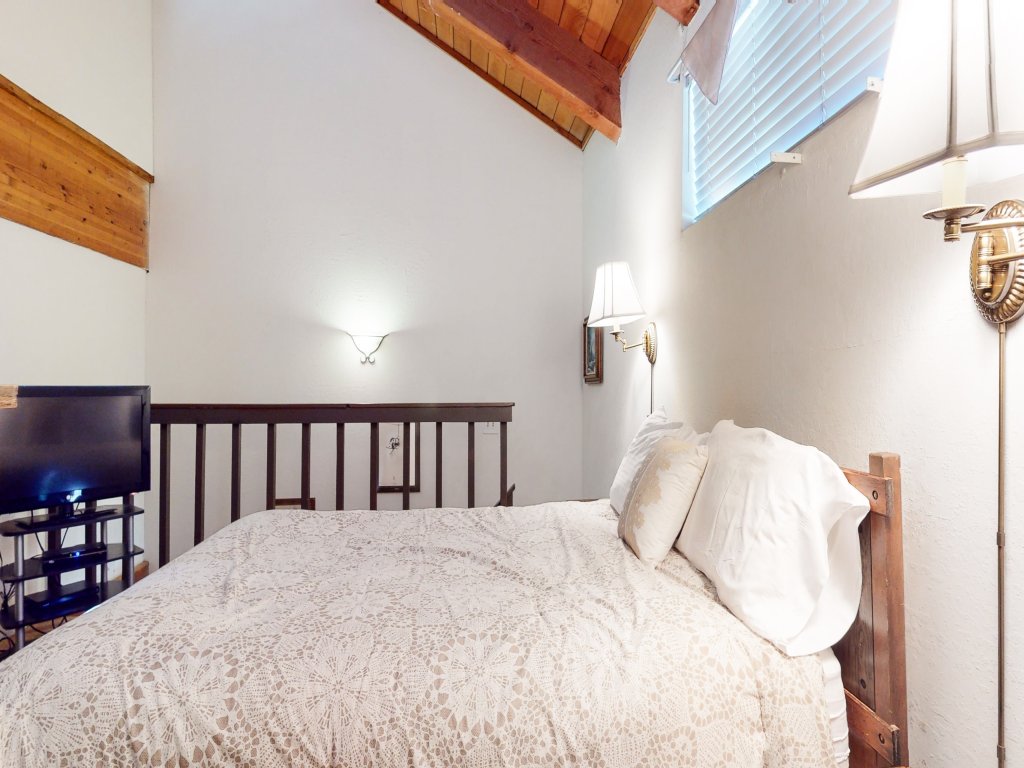 Val D'Isere #17 Vacation Rental in Mammoth Lakes - RedAwning