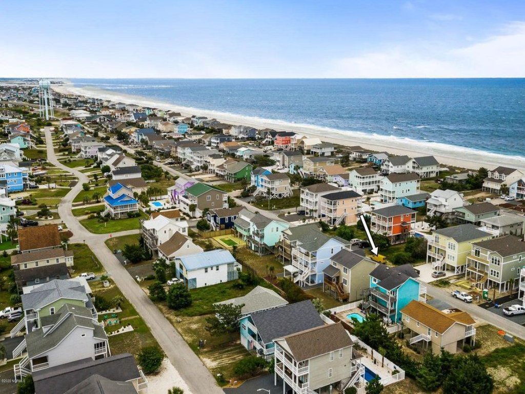 218 Brunswick / 218 Brunswick Ave W Vacation Rental in Holden Beach - RedAwning