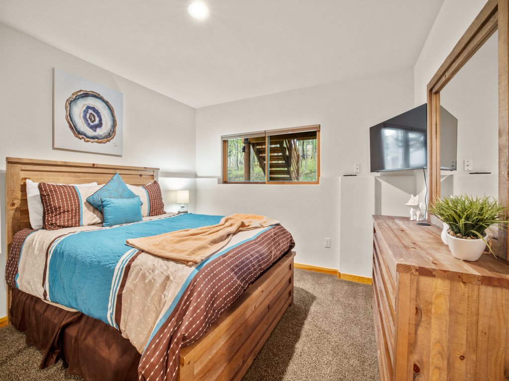 Cutty Sark Court #1 3BR Mountain Views Vacation Rental in Silverthorne - RedAwning