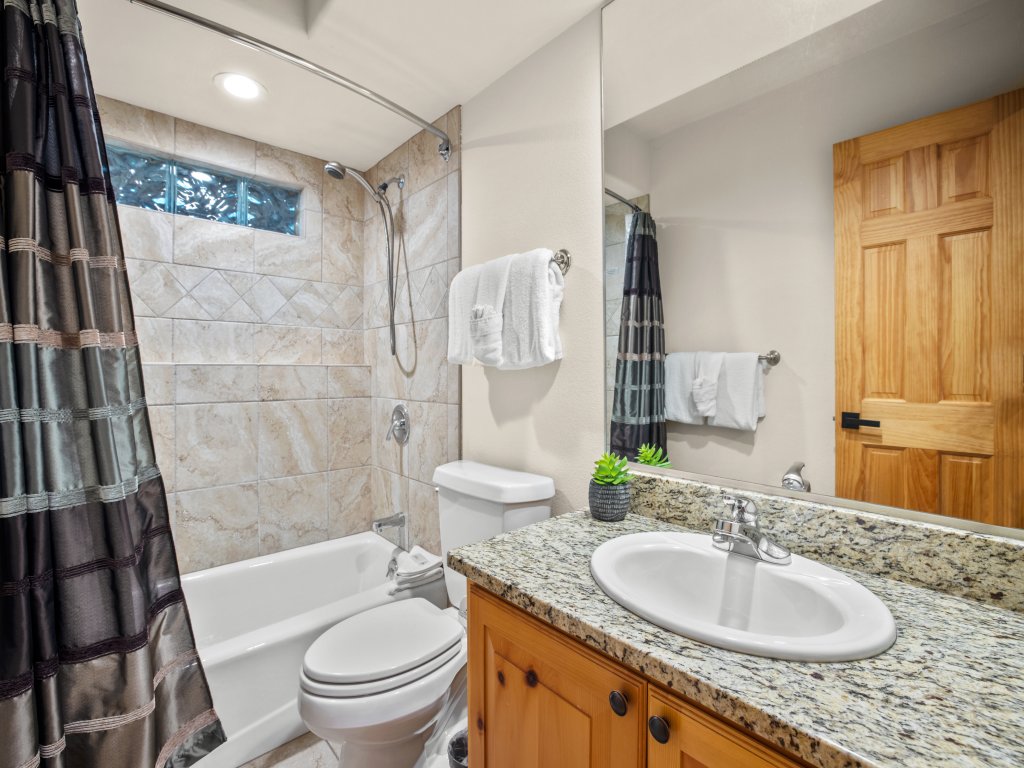 Cutty Sark Grand Combo 6BR 4.5BA Vacation Rental in Silverthorne - RedAwning