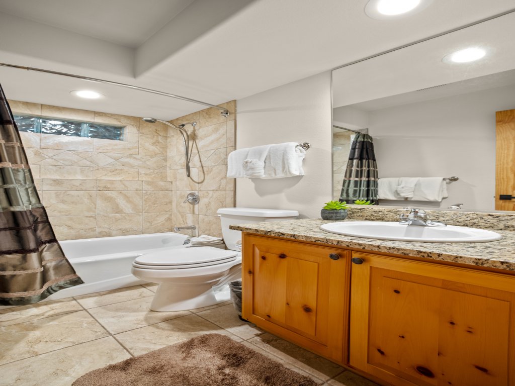 Cutty Sark Grand Combo 6BR 4.5BA Vacation Rental in Silverthorne - RedAwning