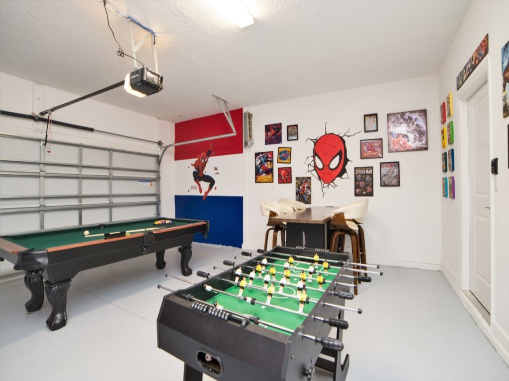 Large Family Home With All The Fun! Vacation Rental in Davenport - RedAwning