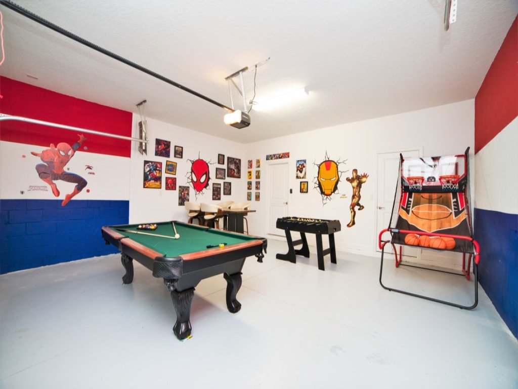 Large Family Home With All The Fun! Vacation Rental in Davenport - RedAwning