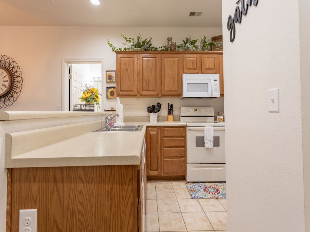 SB7-2 -Simple Serenity Vacation Rental in Branson West - RedAwning