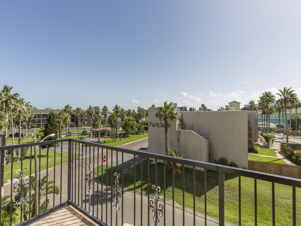 110 E. Coronado #103 Vacation Rental in South Padre Island - RedAwning