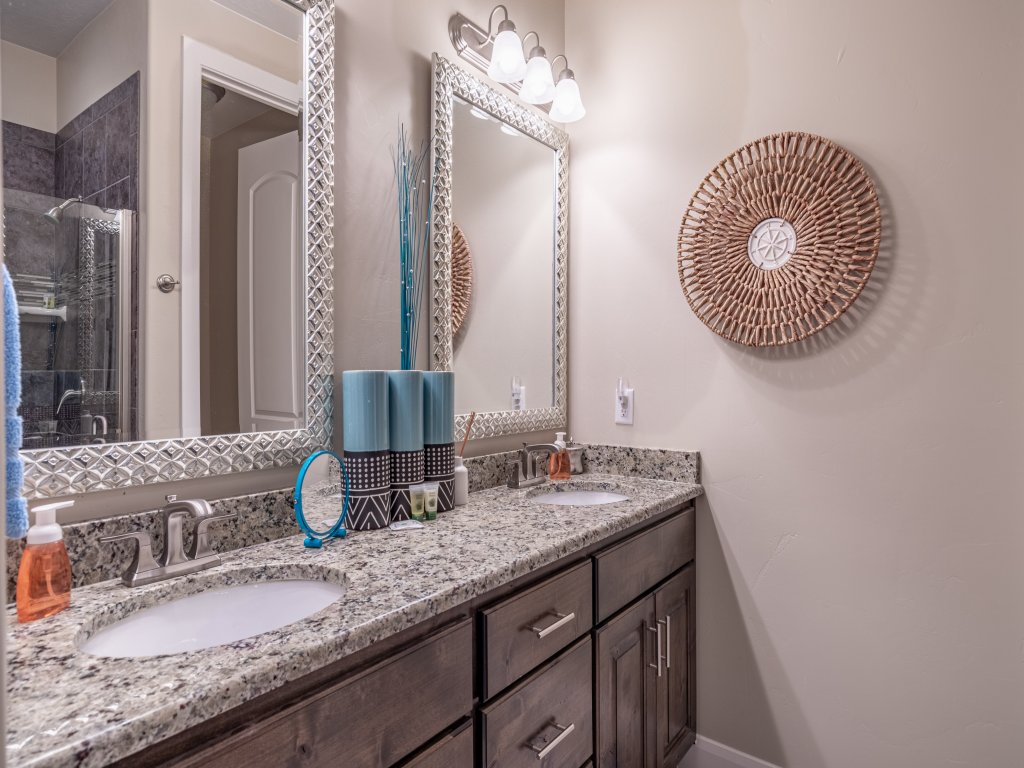 Hoodoo Haute Vacation Rental in St. George - RedAwning