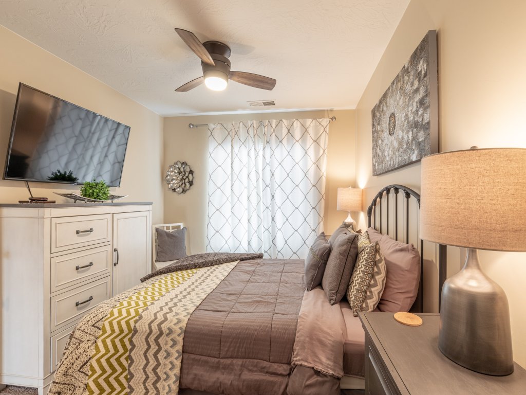 Hoodoo Haute Vacation Rental in St. George - RedAwning