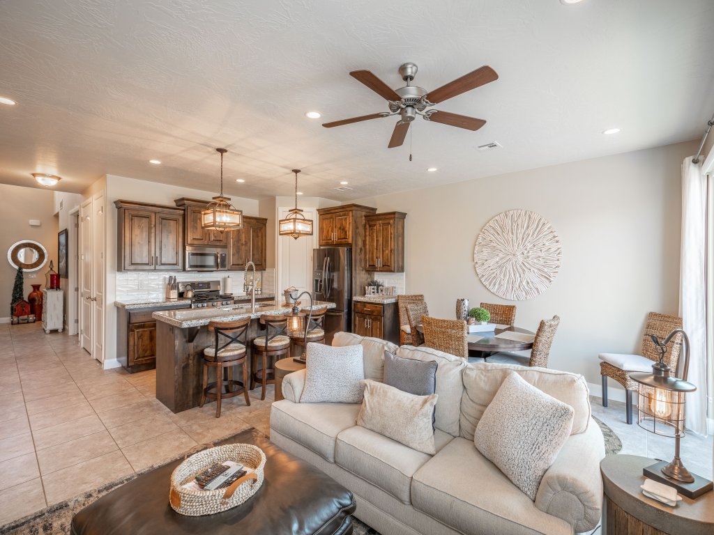 Hoodoo Haute Vacation Rental in St. George - RedAwning
