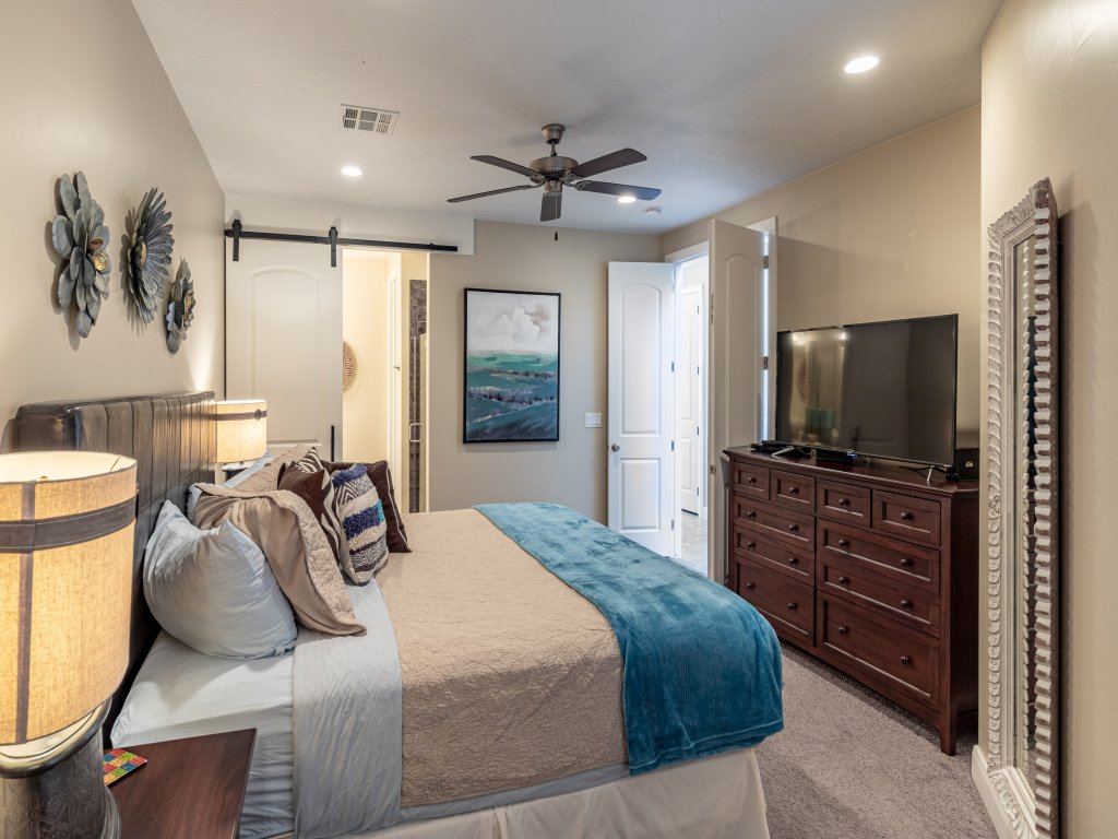 Hoodoo Haute Vacation Rental in St. George - RedAwning