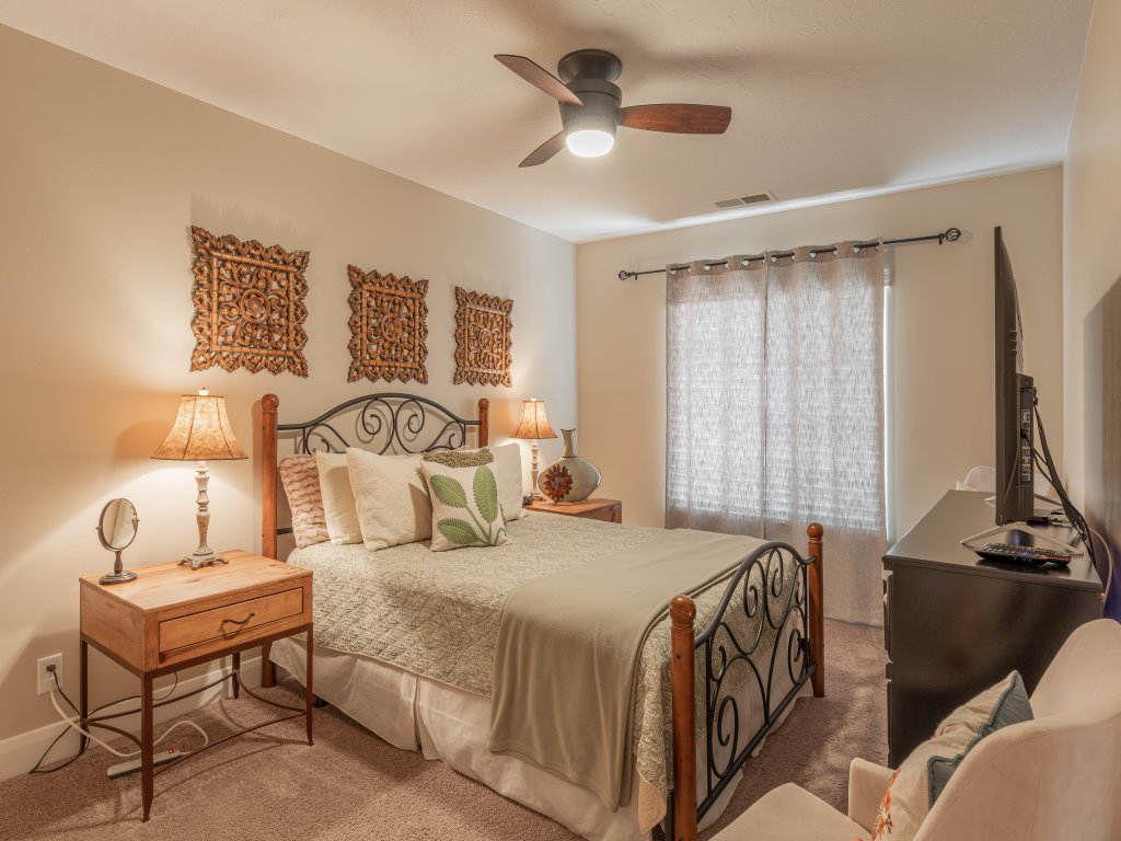 Hoodoo Haute Vacation Rental in St. George - RedAwning