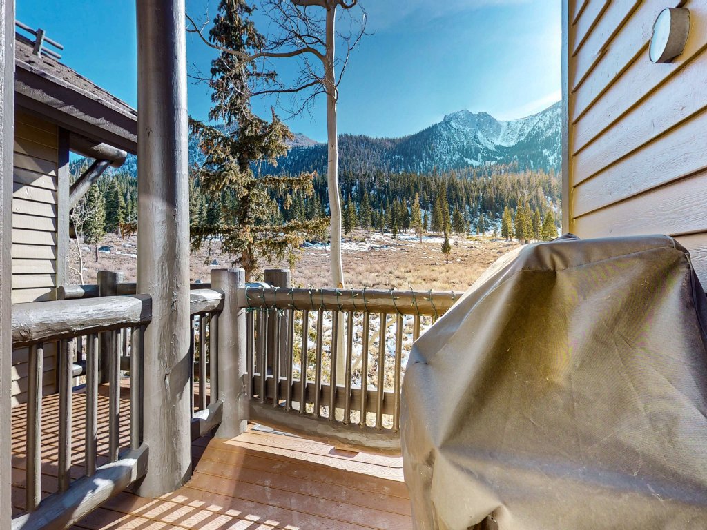 Snowcreek V 760 Pet-Friendly, Amazing Mountain Views, Private 2 Car Garage, Washer Dryer Vacation Rental in Mammoth Lakes - RedAwning