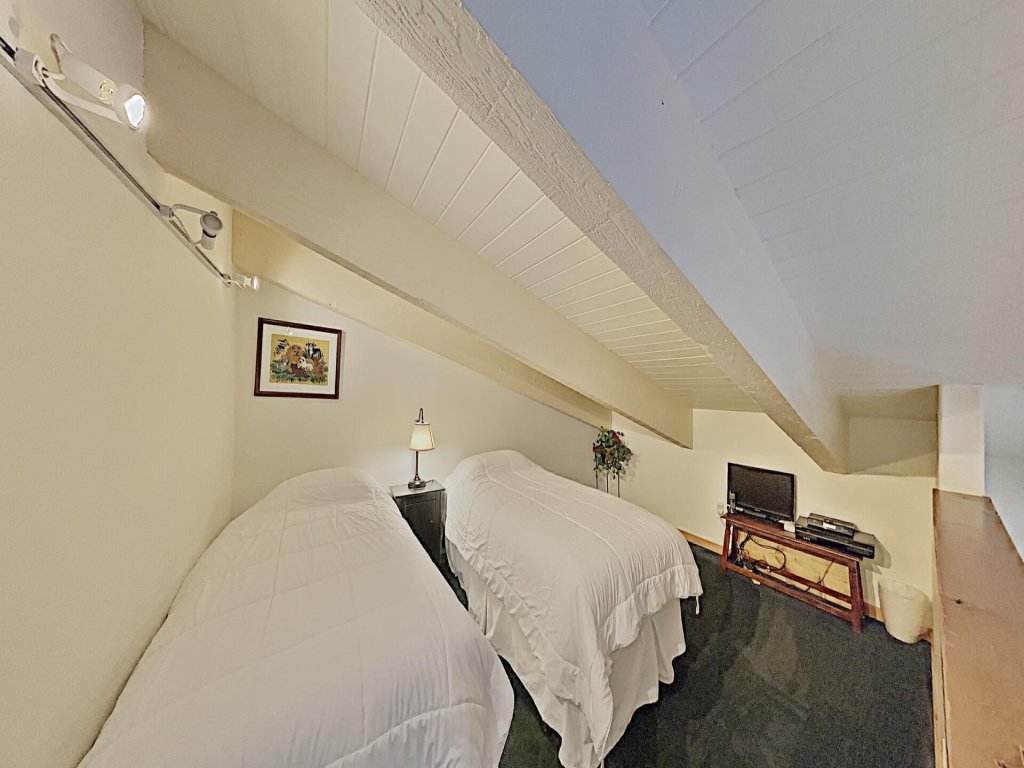 Spacious Two Bedroom Condo with Loft! Enjoy Stargazing in a Quiet Neighborhood! (Snowbird 204) Vacation Rental in Mammoth Lakes - RedAwning
