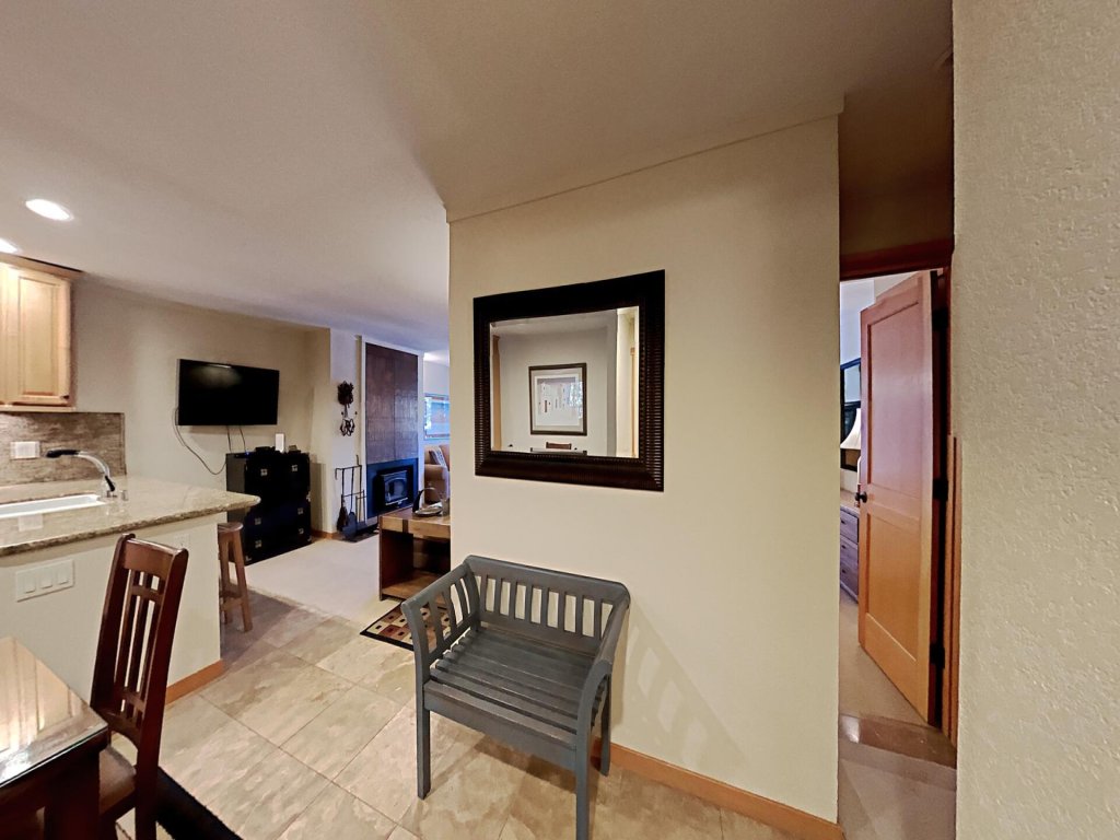 Spacious Condo with Full Kitchen - Steps Away from Ski Adventure! (Snowbird 110) Vacation Rental in Mammoth Lakes - RedAwning