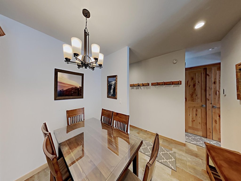 Stay Slopeside! One Bedroom Condo With Heated Floors (Snowbird 105) Vacation Rental in Mammoth Lakes - RedAwning