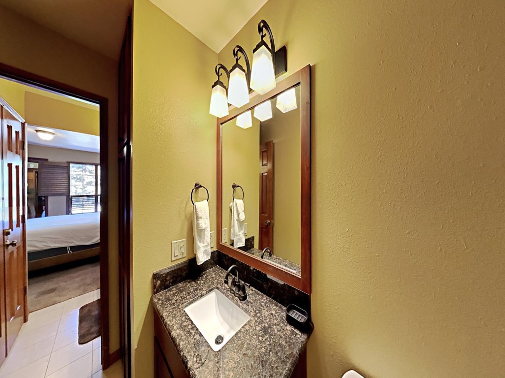 Slopeside Deluxe 2 Bdrm Condo with Underground Parking! (Sierra Megeve 25) Vacation Rental in Mammoth Lakes - RedAwning