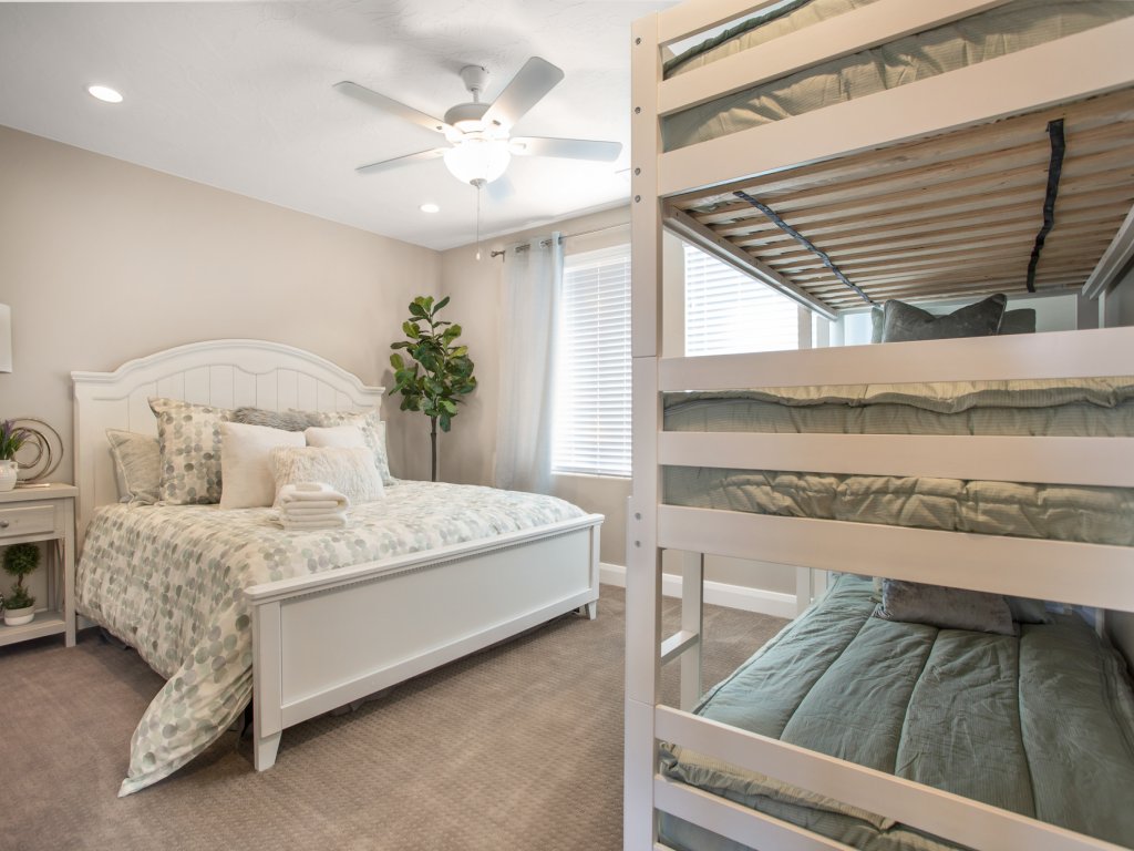 Heavenly Comfort @ Hell Hole Trail Vacation Rental in Utah - RedAwning
