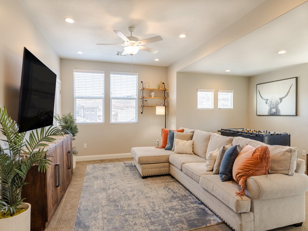 Heavenly Comfort @ Hell Hole Trail Vacation Rental in Utah - RedAwning